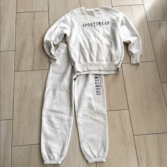 Nike embroidered Phoenix Fleece Women's High-Waisted Oversized Sweatsuit XS - Picture 2 of 8